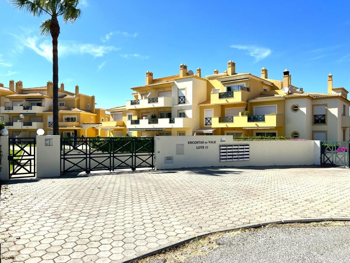 Albufeira Valley 2 With Pool By Homing Esterno foto